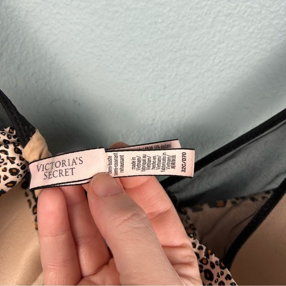 Victoria's Secret Leopard Print Uplift Semi Demi Bra Size 32C - Picture 4 of 8